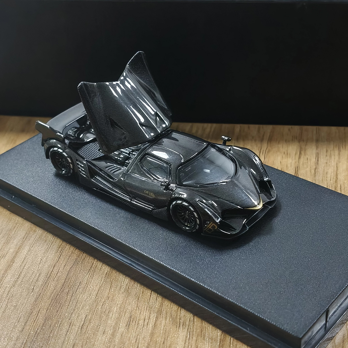 LMF Model 1:64 Devel 16 Hyperc - đánh giá và giá Die Cast Car 1 64